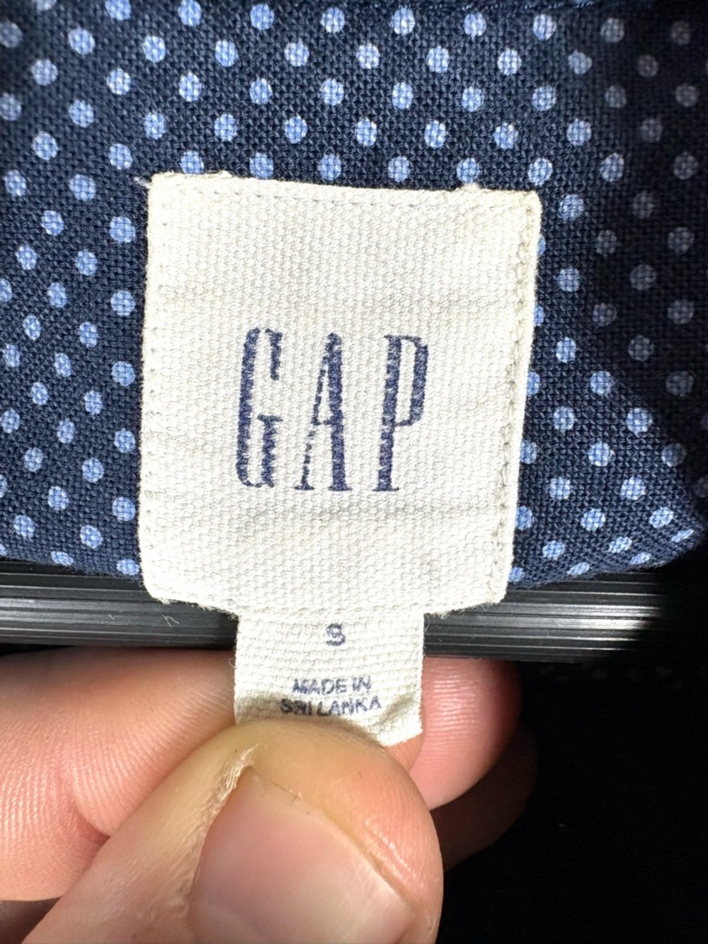 GAP Navy Polka Dot Button Down Shirt Small - Picture 4 of 7